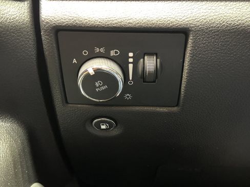 Used 2020 Jeep Grand Cherokee Summit image 37