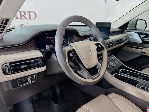 Used 2022 Lincoln Aviator Reserve w/ Equipment Group 201A RWD image 11