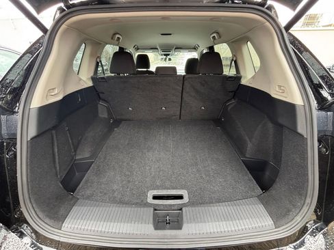 Used 2025 Nissan Rogue SV image 33