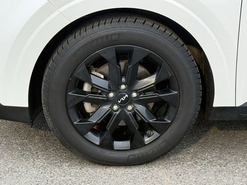 Used 2022 Kia Carnival SX image 36