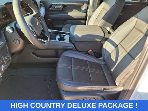 New 2026 Chevrolet Suburban High Country image 17
