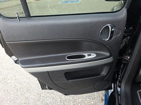 Used 2008 Chevrolet HHR SS image 32