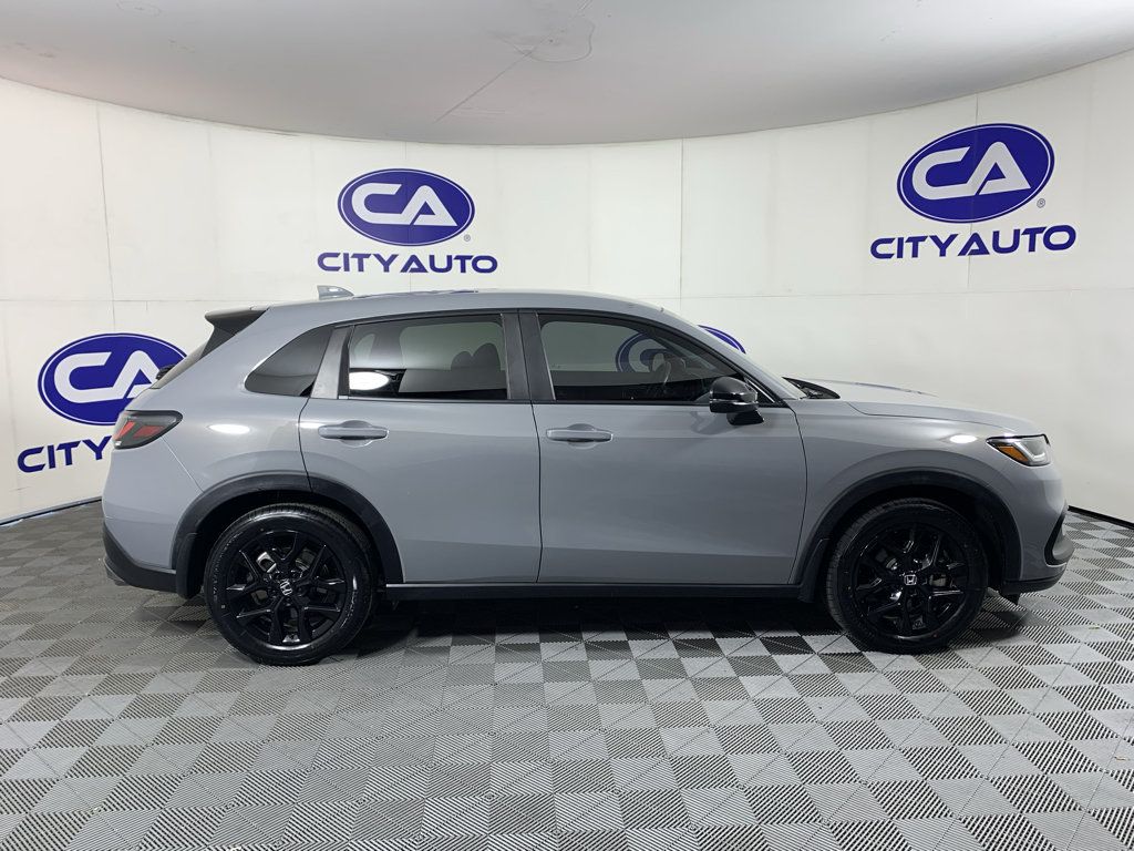 Used 2025 Honda HR-V Sport image 2