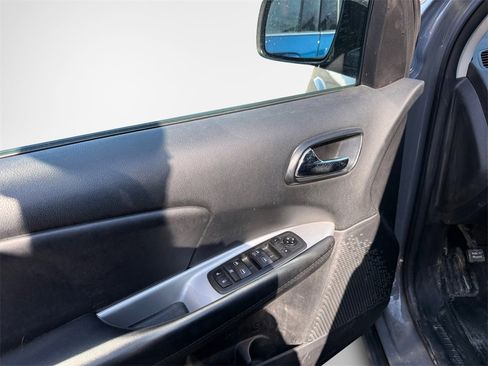 Used 2019 Dodge Journey SE w/ Connectivity Group image 13