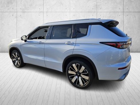 New 2026 Mitsubishi Outlander SEL image 5