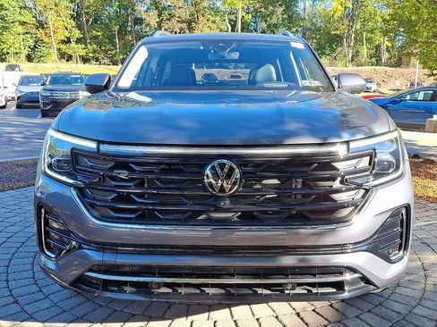 Used 2025 Volkswagen Atlas SEL Premium R-Line image 2