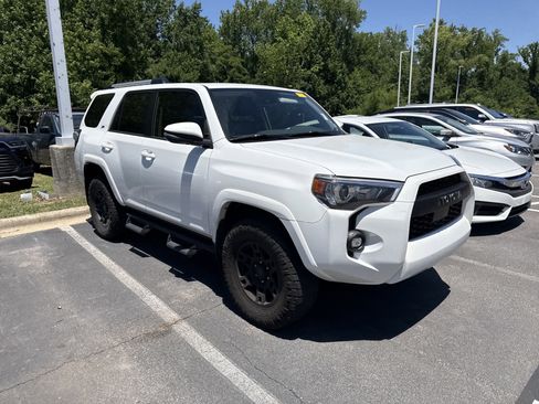 Used 2024 Toyota 4Runner SR5 Premium w/ Moonroof Package AWD/4WD image 5