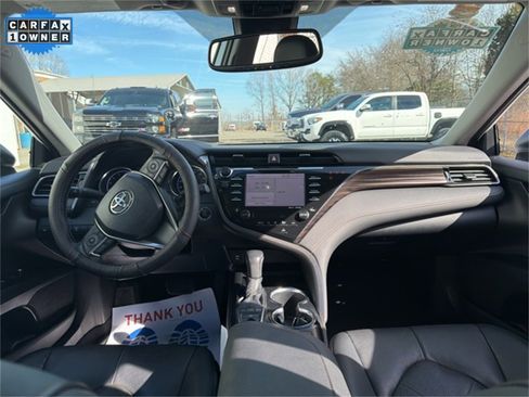 Used 2019 Toyota Camry XLE image 22