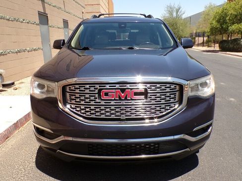 Used 2018 GMC Acadia Denali w/ Technology Package FWD image 2