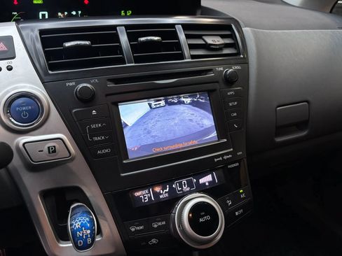 Used 2012 Toyota Prius V Five FWD image 16