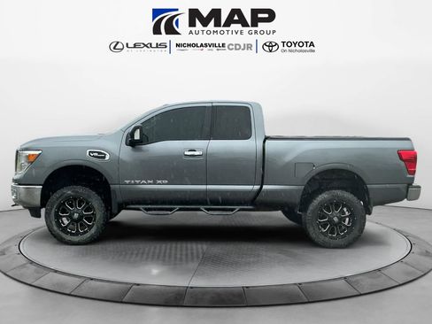 Used 2017 Nissan Titan SV AWD/4WD image 2