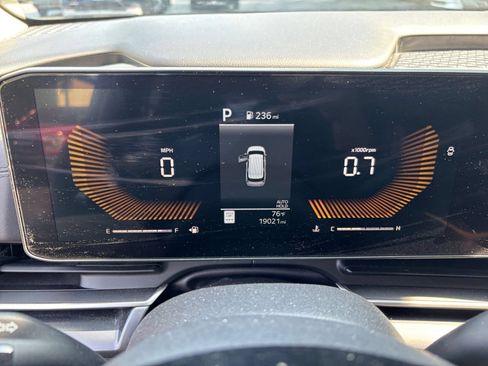 Used 2026 Kia Carnival FWD image 38