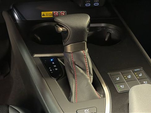 Used 2024 Lexus UX 250h F Sport image 23