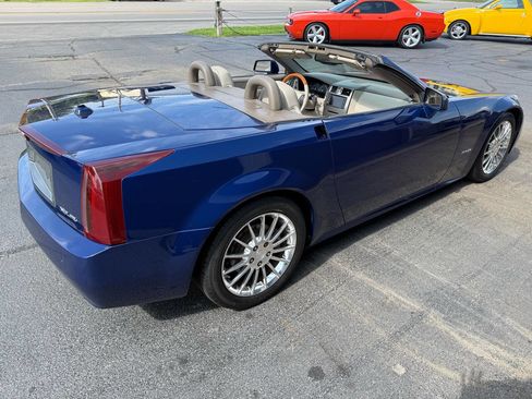 Used 2005 Cadillac XLR image 17
