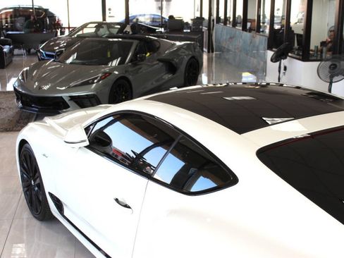 Used 2018 McLaren 570S Spider RWD image 22