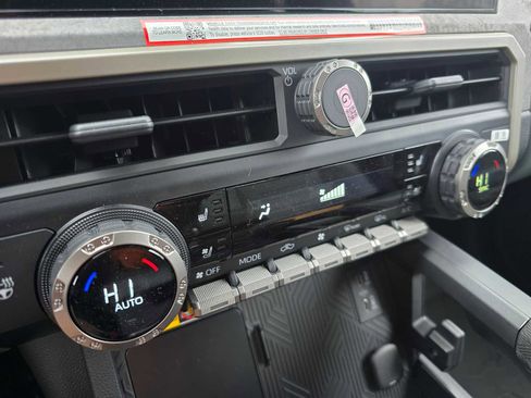 Used 2025 Toyota Tacoma Trailhunter Hybrid Double Cab image 32