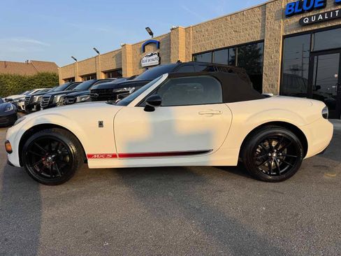 Used 2014 MAZDA MX-5 Miata Club RWD image 16