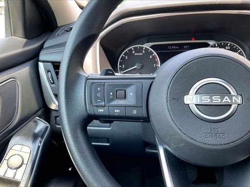 Used 2024 Nissan Rogue S FWD image 29