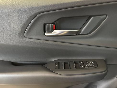 New 2026 Toyota Prius Plug-In Hybrid FWD image 11
