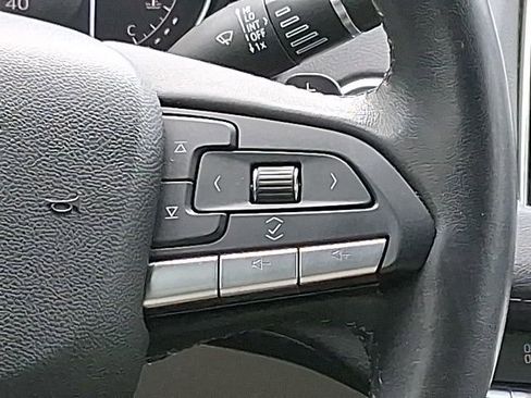 Used 2021 Cadillac XT4 Luxury w/ Driver Awareness Package image 13