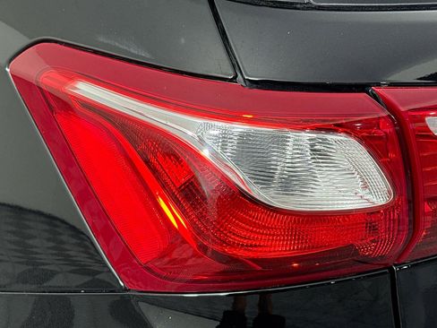 Used 2019 Chevrolet Equinox LT image 35