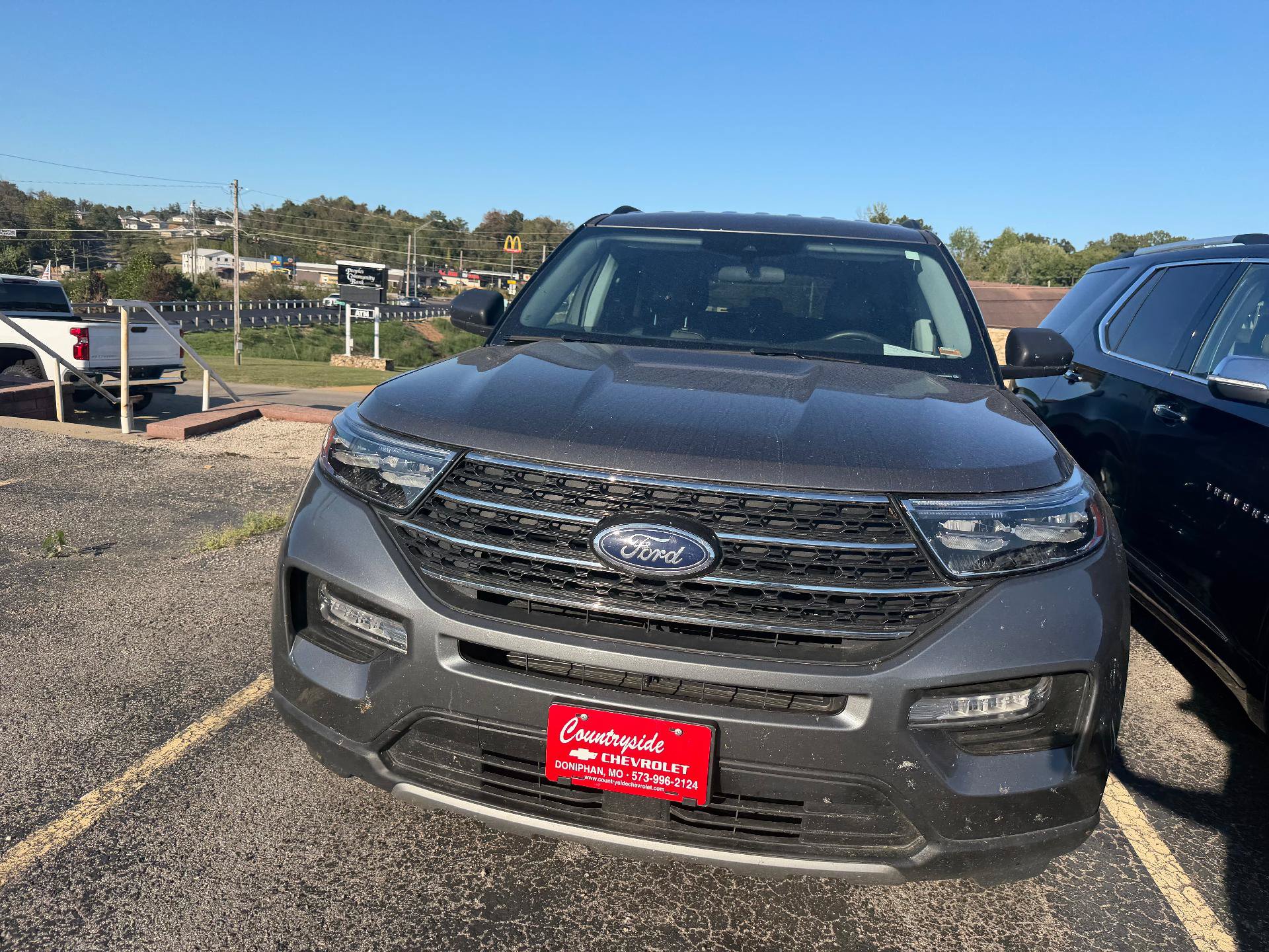 Used 2023 Ford Explorer XLT w/ Equipment Group 202A AWD/4WD image 6