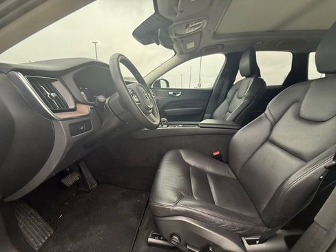Used 2024 Volvo XC60 B5 Plus image 30