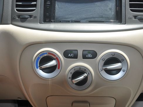 Used 2010 Hyundai Accent GLS w/ Premium Pkg 4 FWD image 24