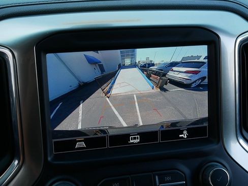 Used 2022 Chevrolet Silverado 1500 LT Trail Boss w/ Convenience Package II AWD/4WD image 25