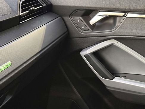 Used 2023 Audi Q3 2.0T Premium Plus w/ Premium Plus Package image 31