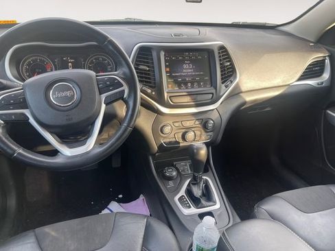 Used 2018 Jeep Cherokee Latitude Plus image 9