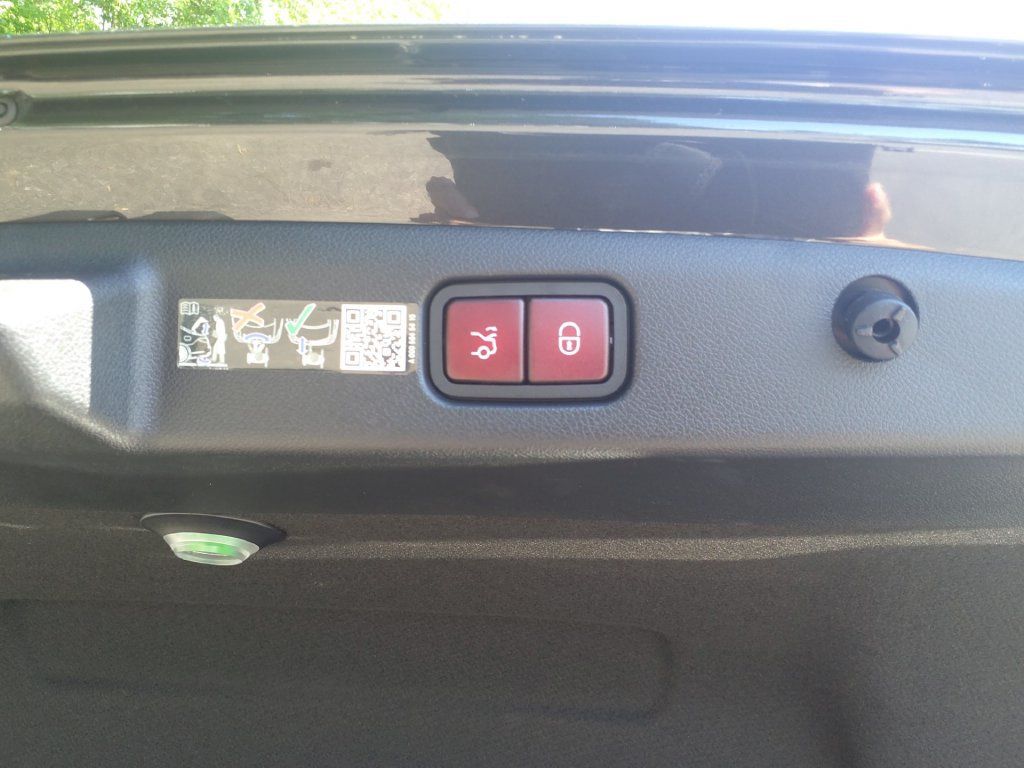Certified 2024 Mercedes-Benz E 450 4MATIC Sedan image 17