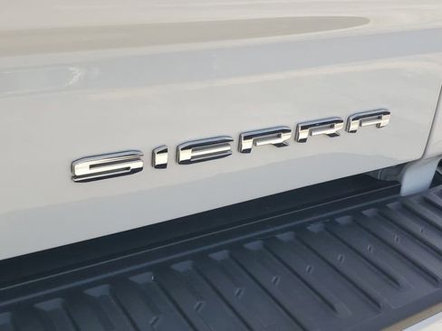 Used 2024 GMC Sierra 1500 Denali w/ Technology Package AWD/4WD image 8