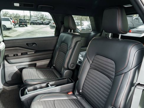 New 2025 Nissan Pathfinder Rock Creek image 21