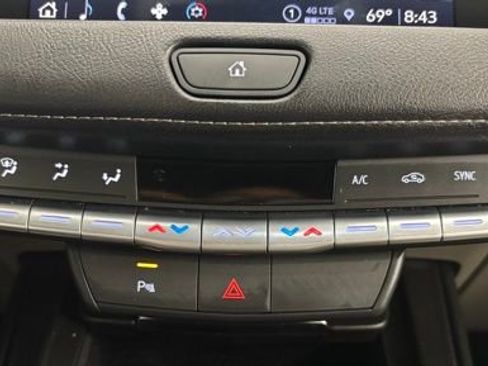 Used 2023 Cadillac XT4 Luxury image 30