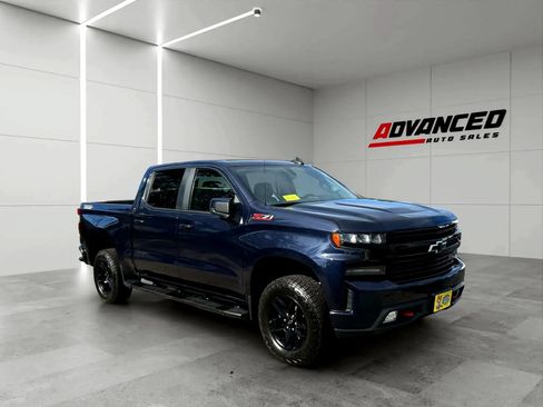 Used 2019 Chevrolet Silverado 1500 LT Trail Boss AWD/4WD image 3