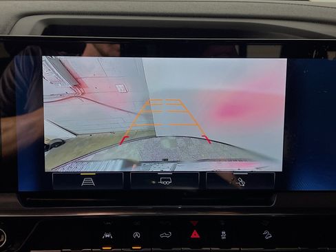 Used 2025 Chevrolet Silverado 1500 LT Trail Boss w/ Convenience Package II image 27