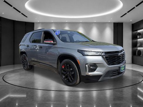 Used 2023 Chevrolet Traverse Premier w/ Redline Edition AWD/4WD image 4