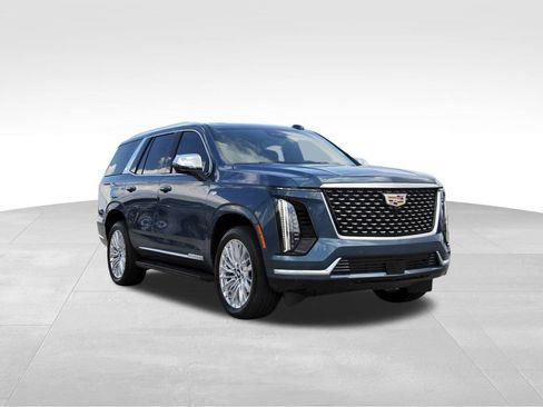 Used 2025 Cadillac Escalade Premium Luxury AWD/4WD image 1