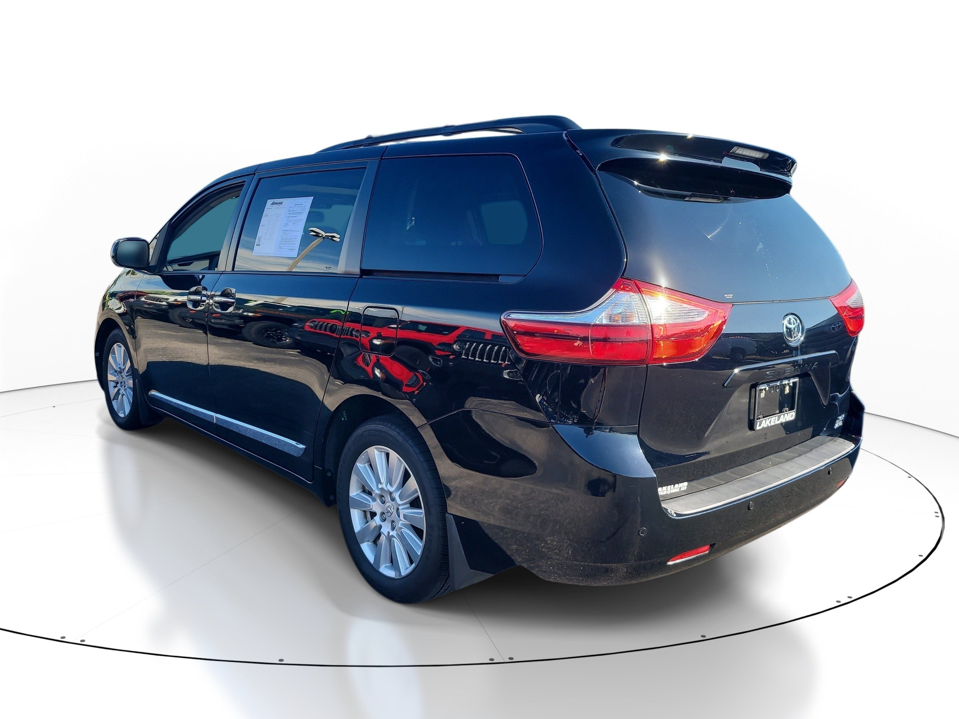 Used 2017 Toyota Sienna XLE w/ XLE Navigation Package AWD/4WD image 6