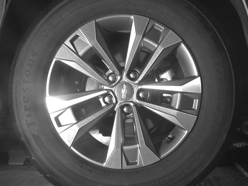 Used 2025 Chevrolet Equinox LT FWD image 15