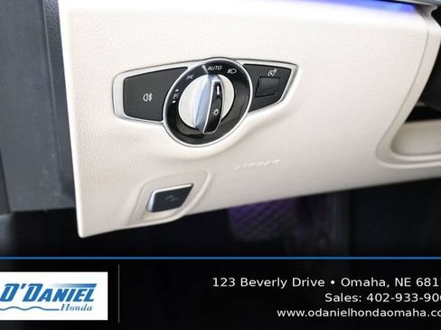 Used 2019 Mercedes-Benz E 300 4MATIC image 33