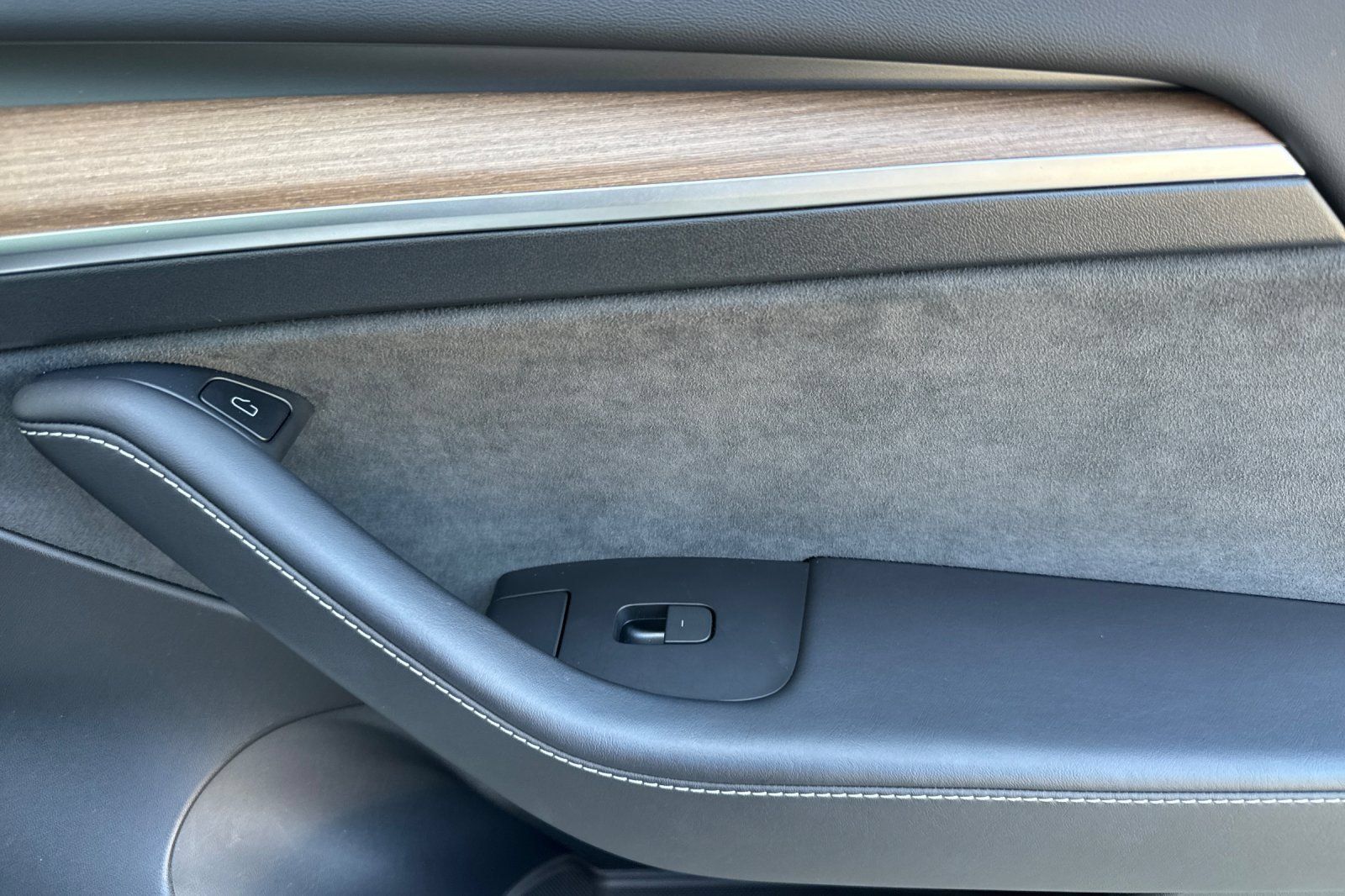 Used 2023 Tesla Model 3 Standard Range RWD image 18