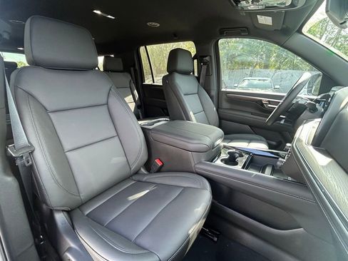 New 2026 Chevrolet Suburban LT RWD image 27
