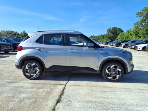 New 2025 Hyundai Venue SEL image 8