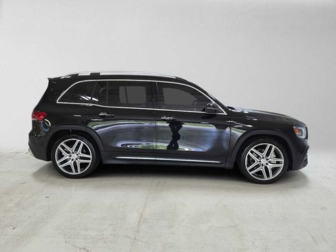 Used 2022 Mercedes-Benz GLB 35 AMG 4MATIC image 2