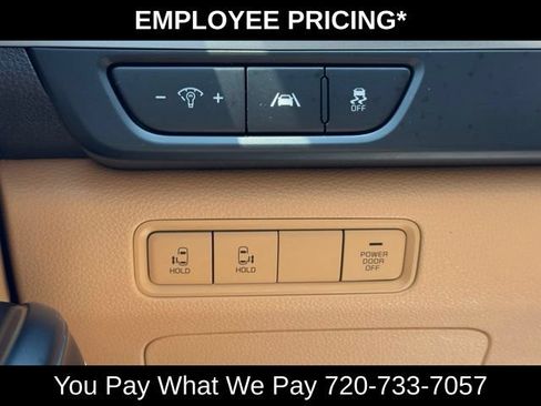 Used 2023 Kia Carnival LX FWD image 32