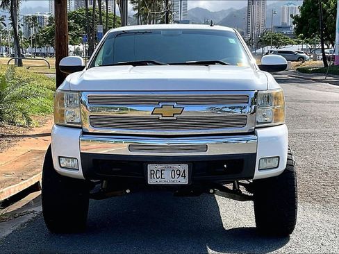 Used 2010 Chevrolet Silverado 1500 LT w/ Power Pack Plus AWD/4WD image 2