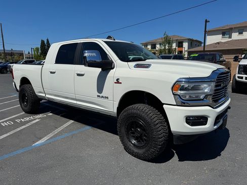 Used 2023 RAM 2500 Laramie AWD/4WD image 1