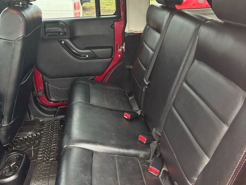 Used 2012 Jeep Wrangler Unlimited Sahara AWD/4WD image 18